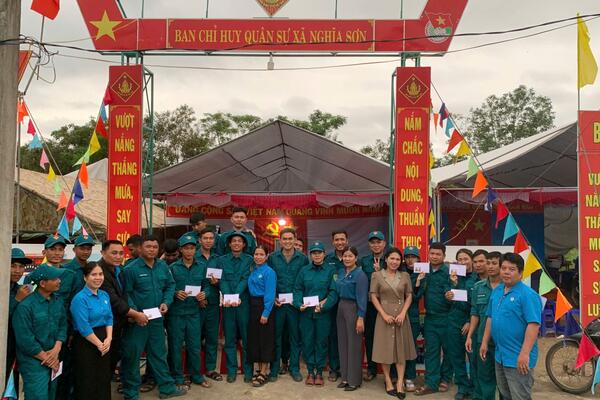 Lãnh đạo địa phương thăm hỏi, động viên lực lượng Dân quân ra quân huấn luyện năm 2025